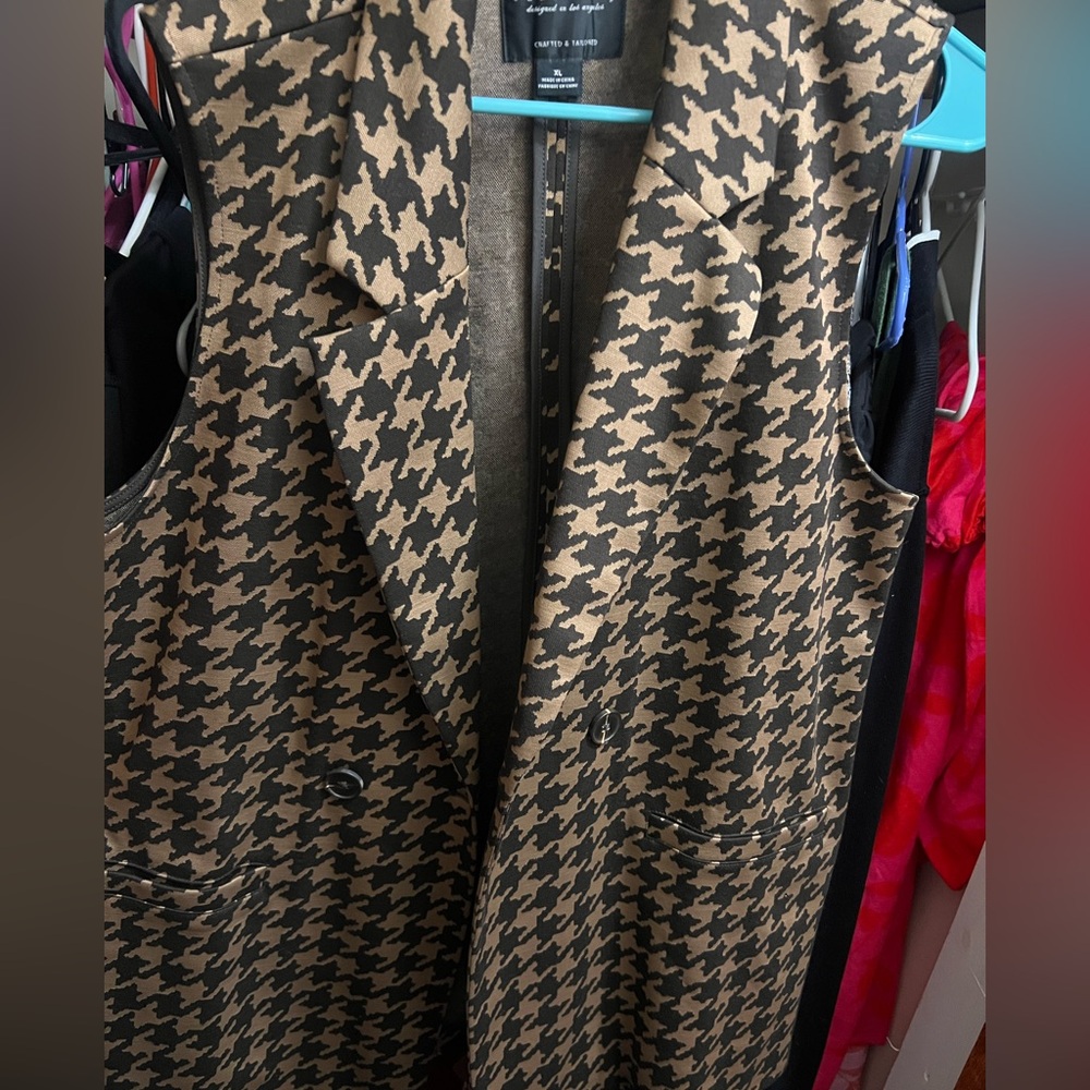 Light and dark brown vest